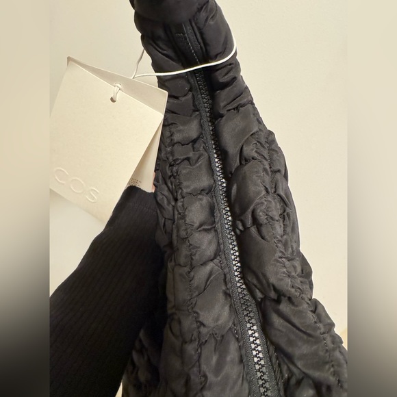 COS Oversized quilted crossbody - preowned - Picture 4 of 8